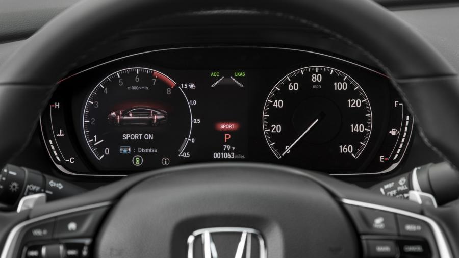 Панель приборов Honda Accord Touring Hybrid 2017 года  (NA) (фото 85 из 170)